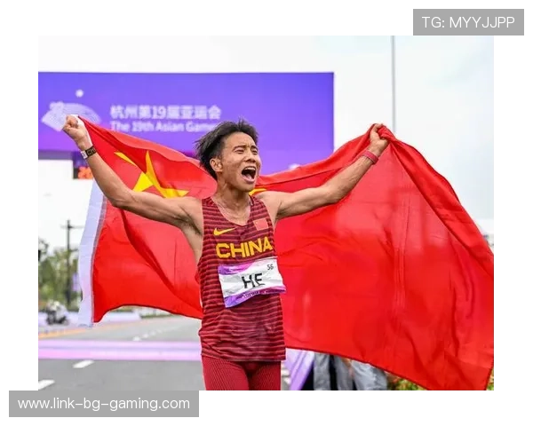 马拉松世界纪录被刷新，选手创造历史新佳绩震撼全球